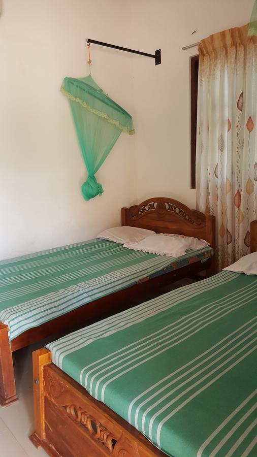 Lokuge Grand Resort Kataragama Extérieur photo