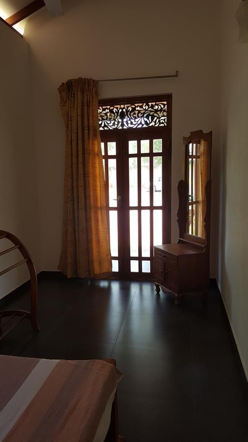 Lokuge Grand Resort Kataragama Extérieur photo