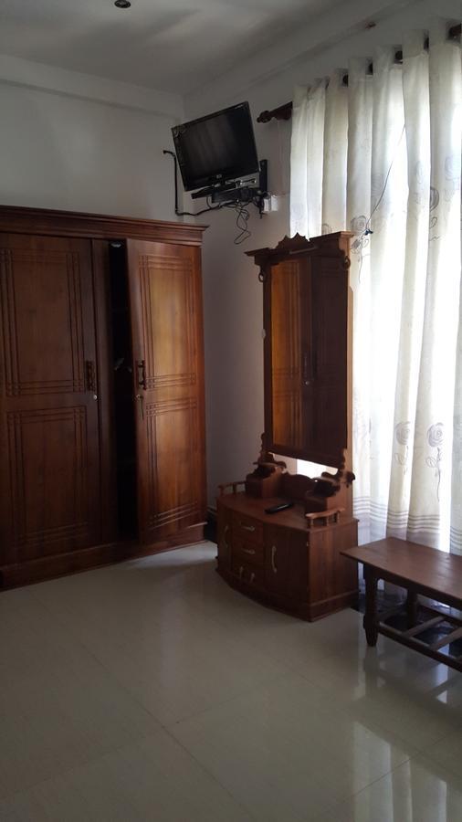 Lokuge Grand Resort Kataragama Extérieur photo