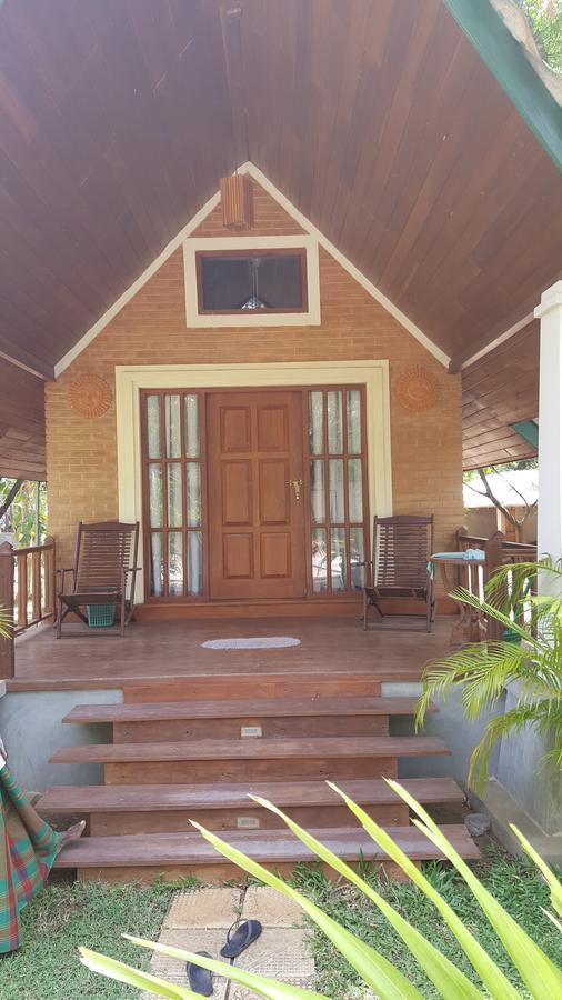 Lokuge Grand Resort Kataragama Extérieur photo