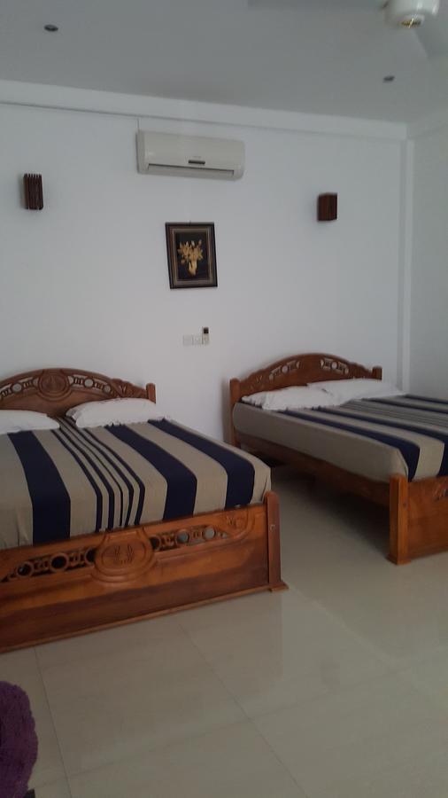 Lokuge Grand Resort Kataragama Extérieur photo