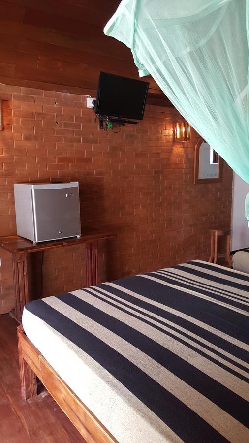 Lokuge Grand Resort Kataragama Extérieur photo
