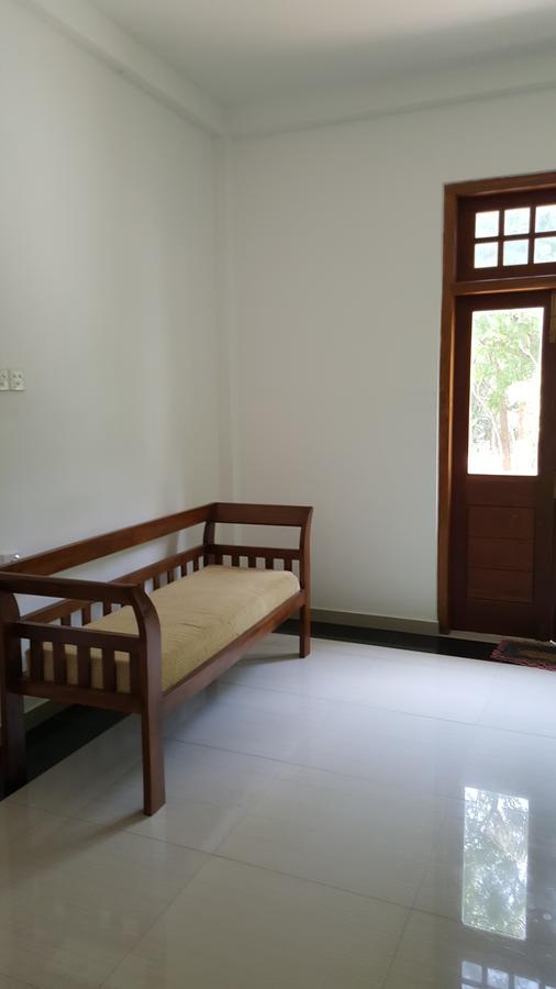 Lokuge Grand Resort Kataragama Extérieur photo