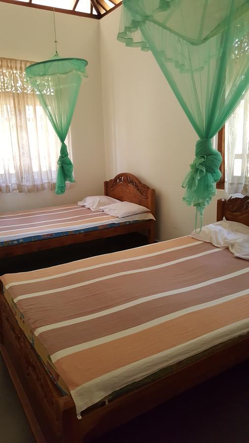 Lokuge Grand Resort Kataragama Extérieur photo