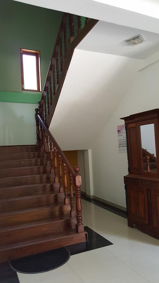 Lokuge Grand Resort Kataragama Extérieur photo