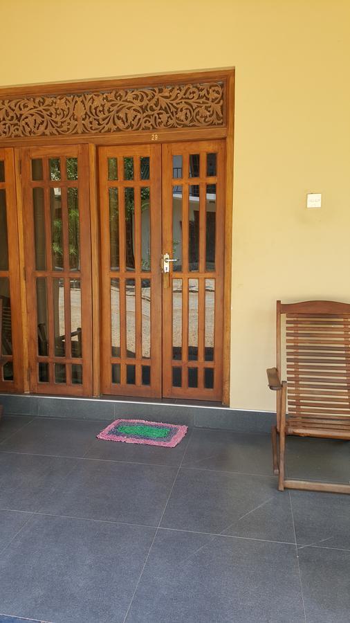 Lokuge Grand Resort Kataragama Extérieur photo
