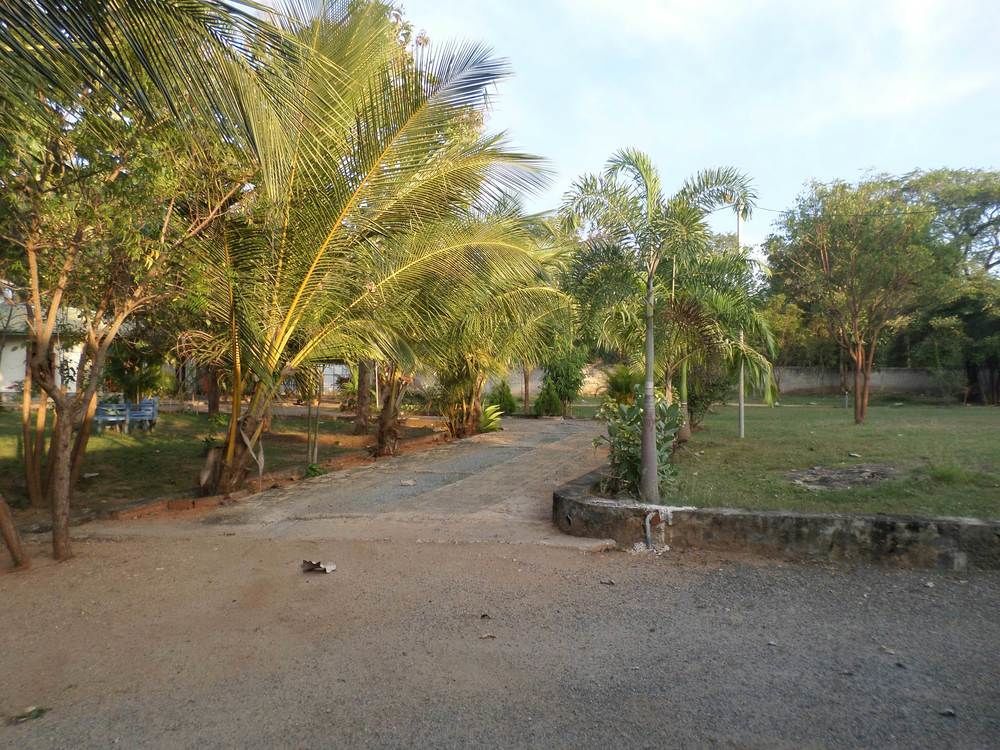Lokuge Grand Resort Kataragama Extérieur photo