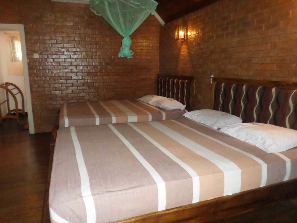 Lokuge Grand Resort Kataragama Extérieur photo