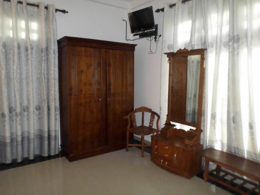 Lokuge Grand Resort Kataragama Extérieur photo