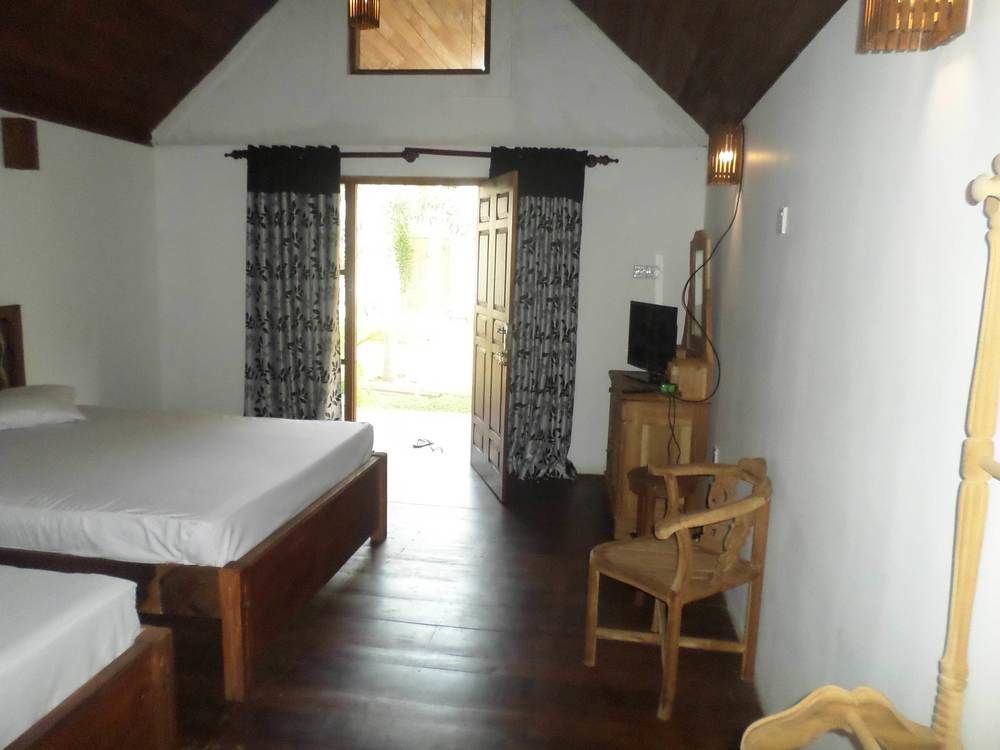 Lokuge Grand Resort Kataragama Extérieur photo